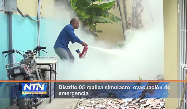 Distrito 05 realiza simulacro  evacuación de emergencia.