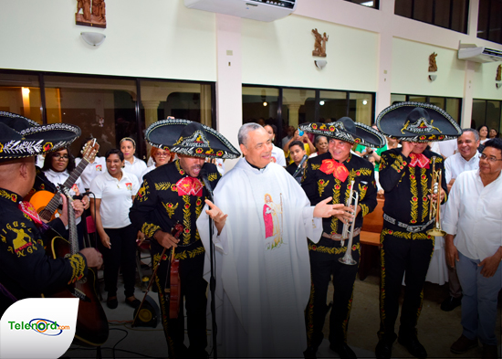 Rev. Padre Oscar celebra 44 años de ordenación sacerdotal