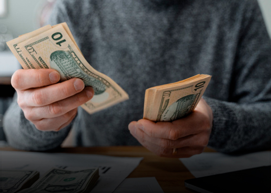 Fluctuación del dólar se debe a incertidumbre global, dice el gobernador del Banco Central