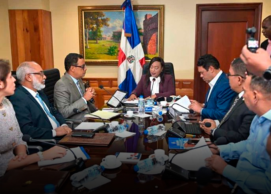 Los senadores y el Colegio de Periodistas impulsan regular a las plataformas digitales