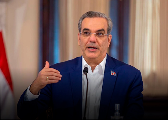 Luis Abinader crea comisión para estudiar política migratoria
