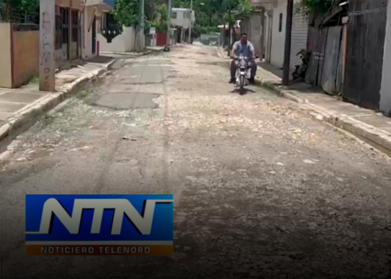 Residentes del Ensanche Abreu exigen acción ante el abandono de sus calles
