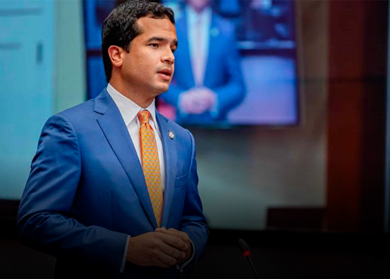 Omar Fernández exige al Gobierno liberar de impuestos salarios de hasta RD$52,000
