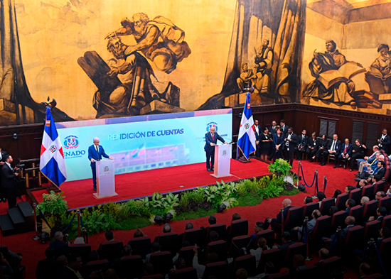 Empresarios buscan transferir a Trabajo autorización para excederse en contratación de extranjeros