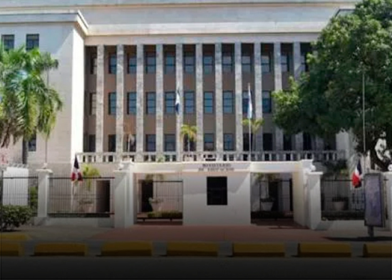 Tras intoxicación de estudiantes en Barahona y Sabana Grande de Boyá, Educación lleva caso al MP