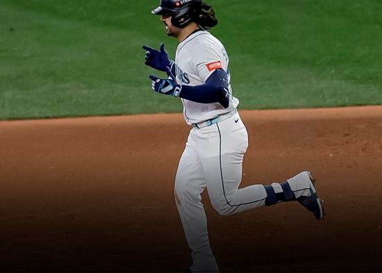 Un Grand slam de Suárez coloca a Marineros a una victoria de su primera Serie Mundial
