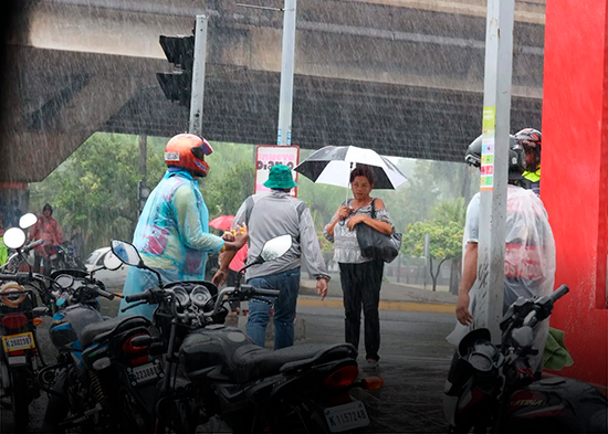 Lluvias mantienen a 23 provincias bajo alerta: ¿Qué zonas están en verde y cuáles en amarilla?