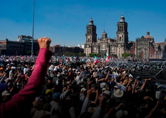 Miles de personas protestan en Ciudad de México contra el crimen y la corrupción