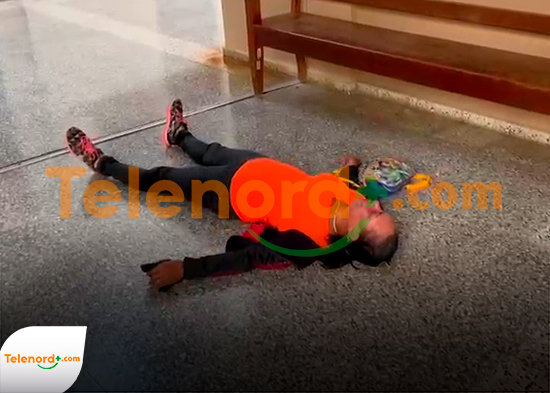 Mujer se desmaya en el palacio de justicia de SFM tras enterarse que a su hijo le ratificaron tres meses de prisión