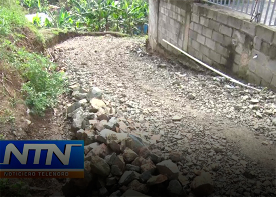 Denuncian mal estado de calles en sector Villa Faro de SFM