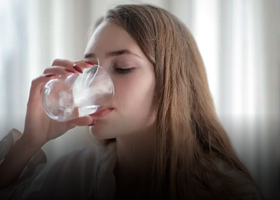 Sed constante sin diabetes: causas y qué puede estar pasando