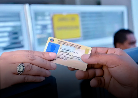 JCE empieza hoy entrega de nueva cédula a dirigentes de partidos políticos