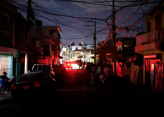 El ministro de Energía y Minas dice que una explosión fue la causa del apagón general