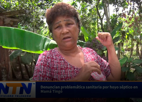 Denuncian problemática sanitaria por hoyo séptico en Mamá Tingó