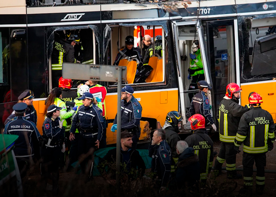  Aumentan a dos los muertos en el descarrilamiento de un tranvía en el centro de Milán