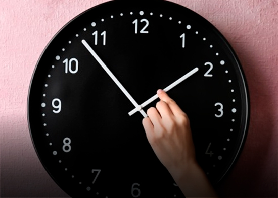 Próximo domingo se cambia la hora en EEUU; será igual que en RD.