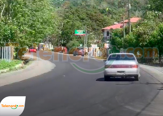 Continúan trabajos de asfaltado en la carretera Carretera San Francisco-Tenares