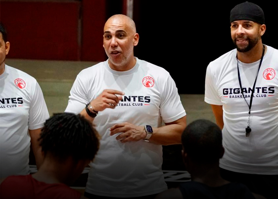 Víctor Peña valora positivamente el talento de los Gigantes de San Francisco y enfatiza en la defensa. 