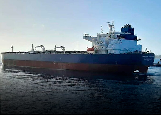 Petrolero ruso concluye descargue de crudo en Cuba para frenar crisis energética