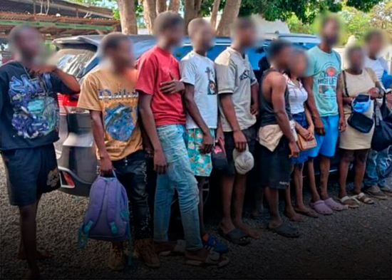 Detienen a dos dominicanos en San Juan por tráfico de haitianos indocumentados
