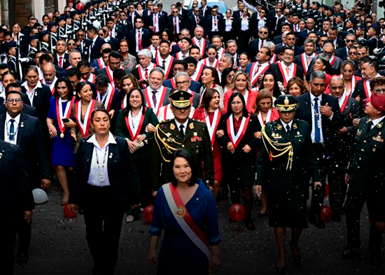 Keiko Fujimori asume la Presidencia de Perú