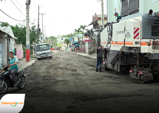 Celebran avance de los trabajos en calle José Reyes