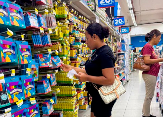 Padres se quejan de alzas en precios de útiles escolares